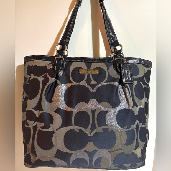 CoachCC signature print  Black and Gray Signature Tote Bag - Picture 1 of 9
